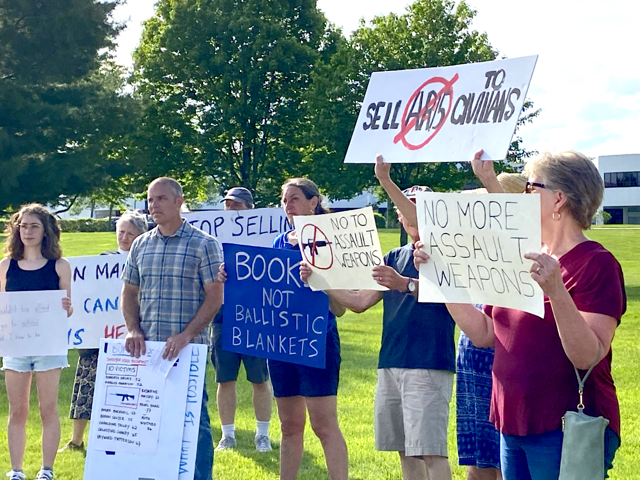 Protesters Urge Sig Sauer to Stop Making Assault Weapons Protesters Urge Sig Sauer to Stop Making Assault Weapons