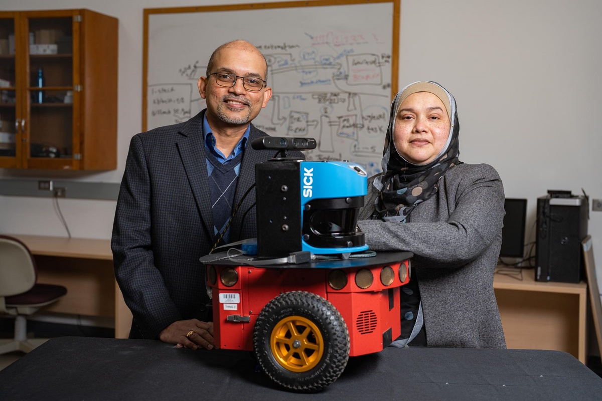 UNH to Develop Robots for Memory Care