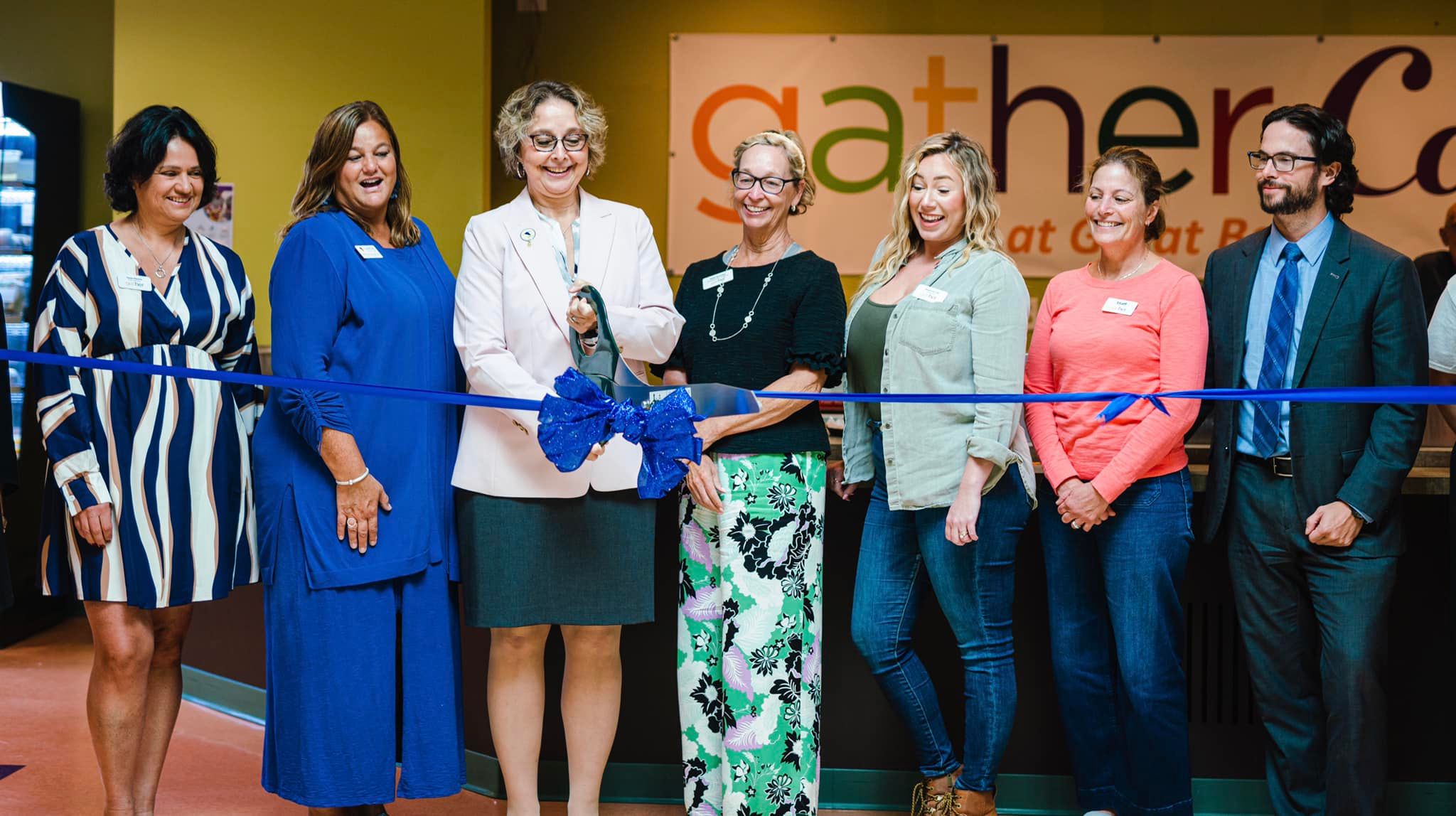 New Café Offers Students Low-Cost Meals New Café Offers Students Low-Cost Meals