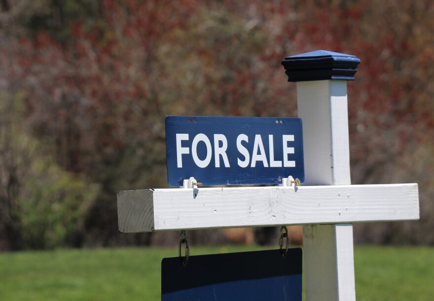 The Median Price of a Single-Family Home in NH Pushes $600k
