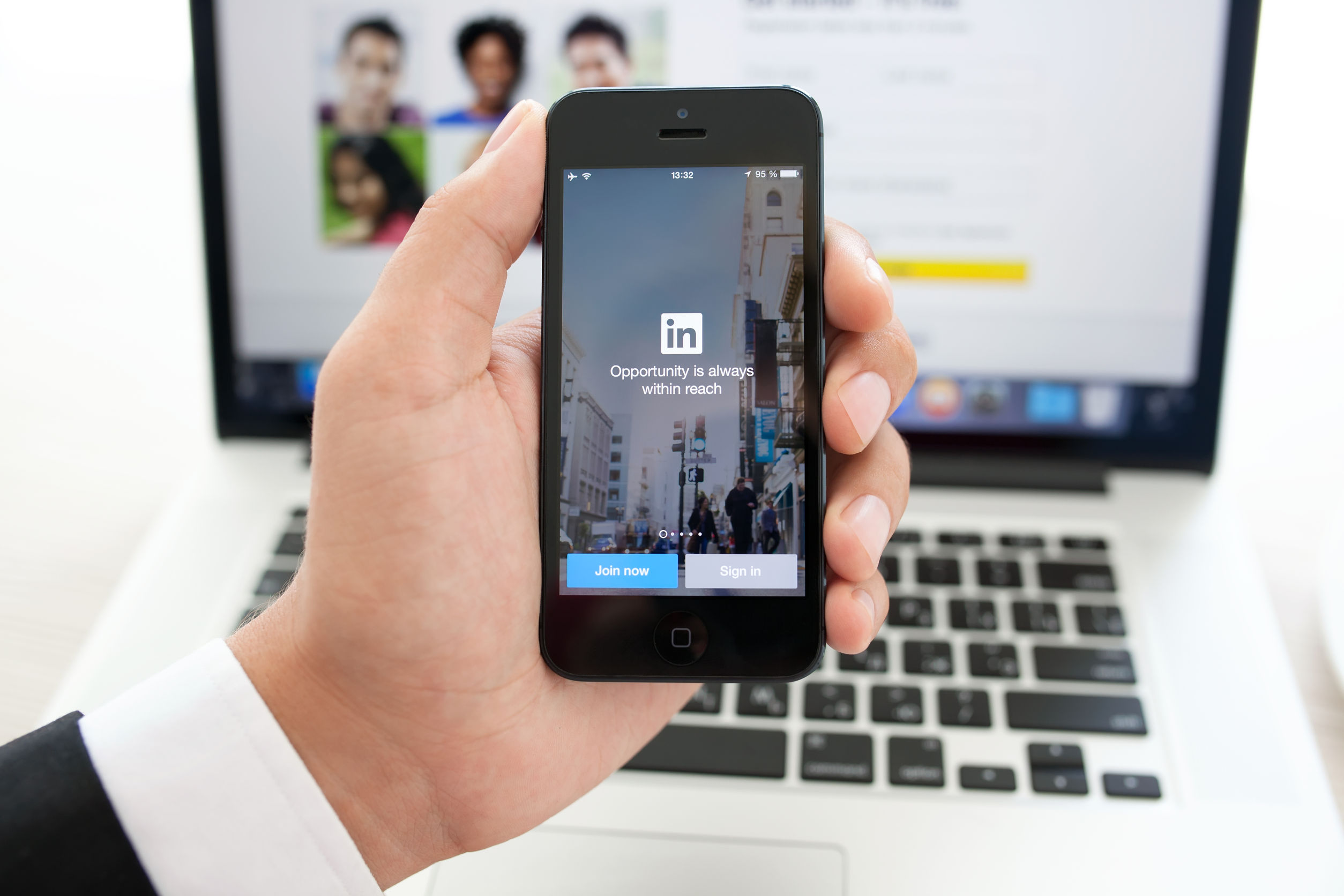 Mistakes People Make When Using LinkedIn