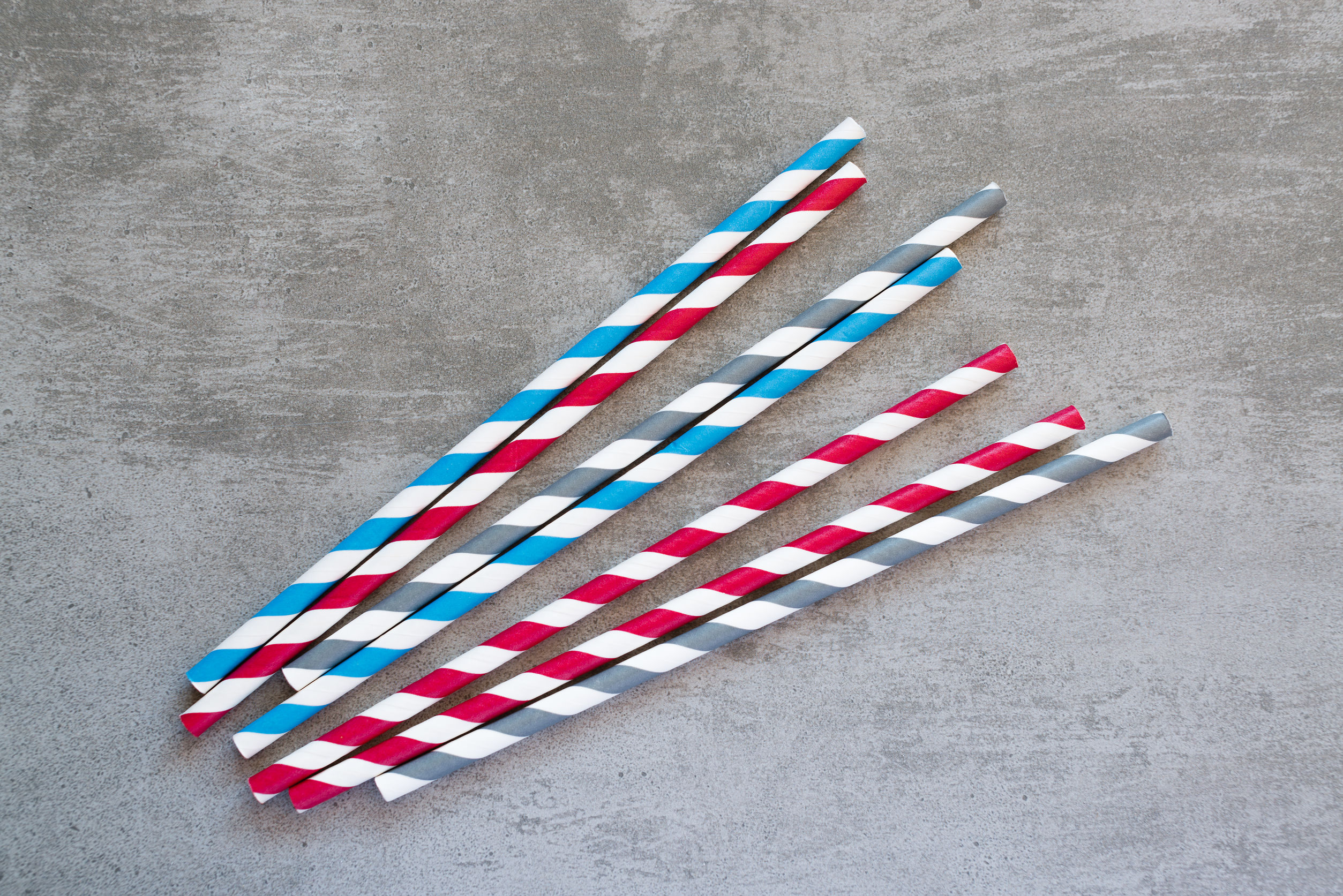 Common Man Removes Plastic Straws
