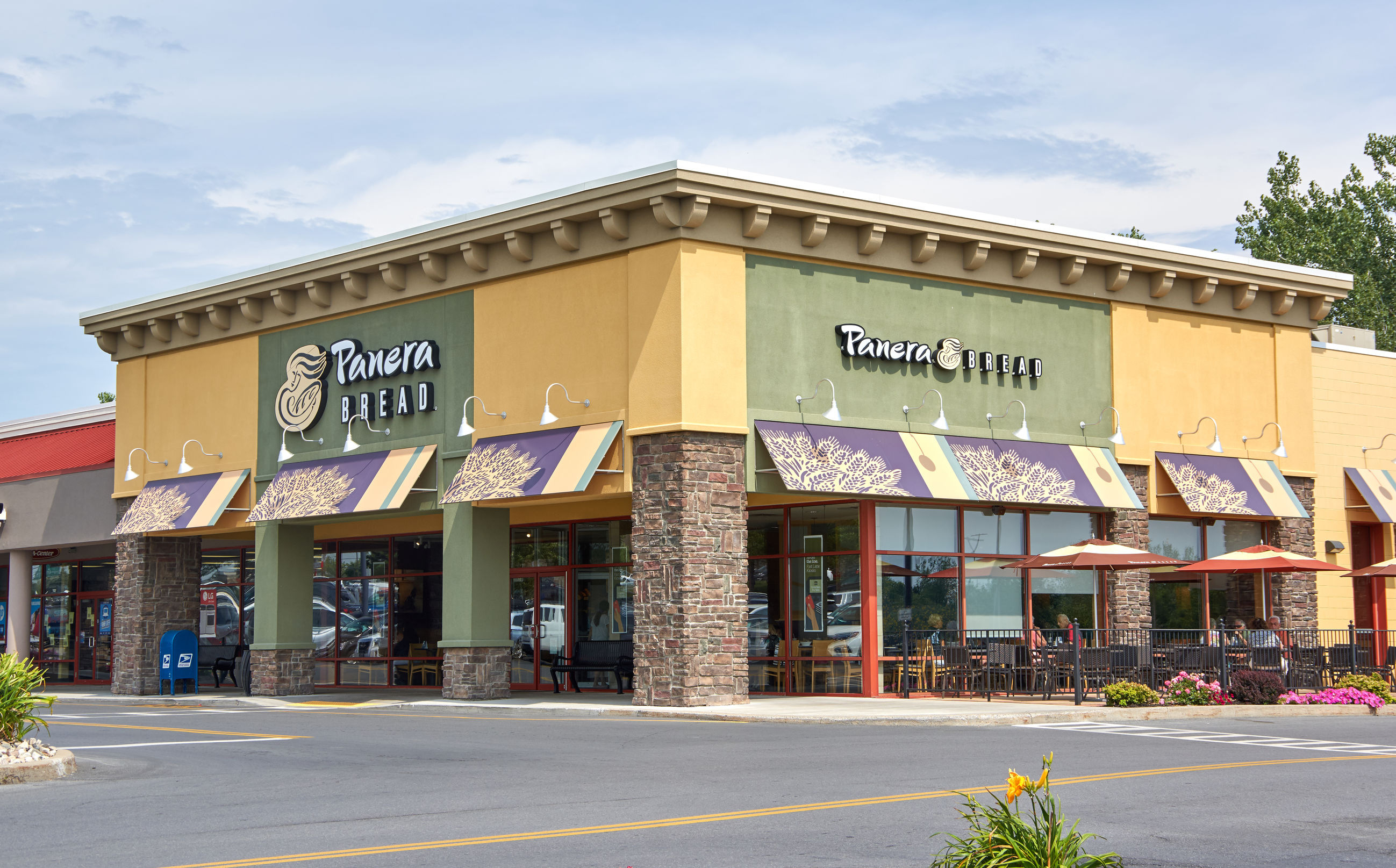 Restaurants Courting Growing Breakfast Crowd