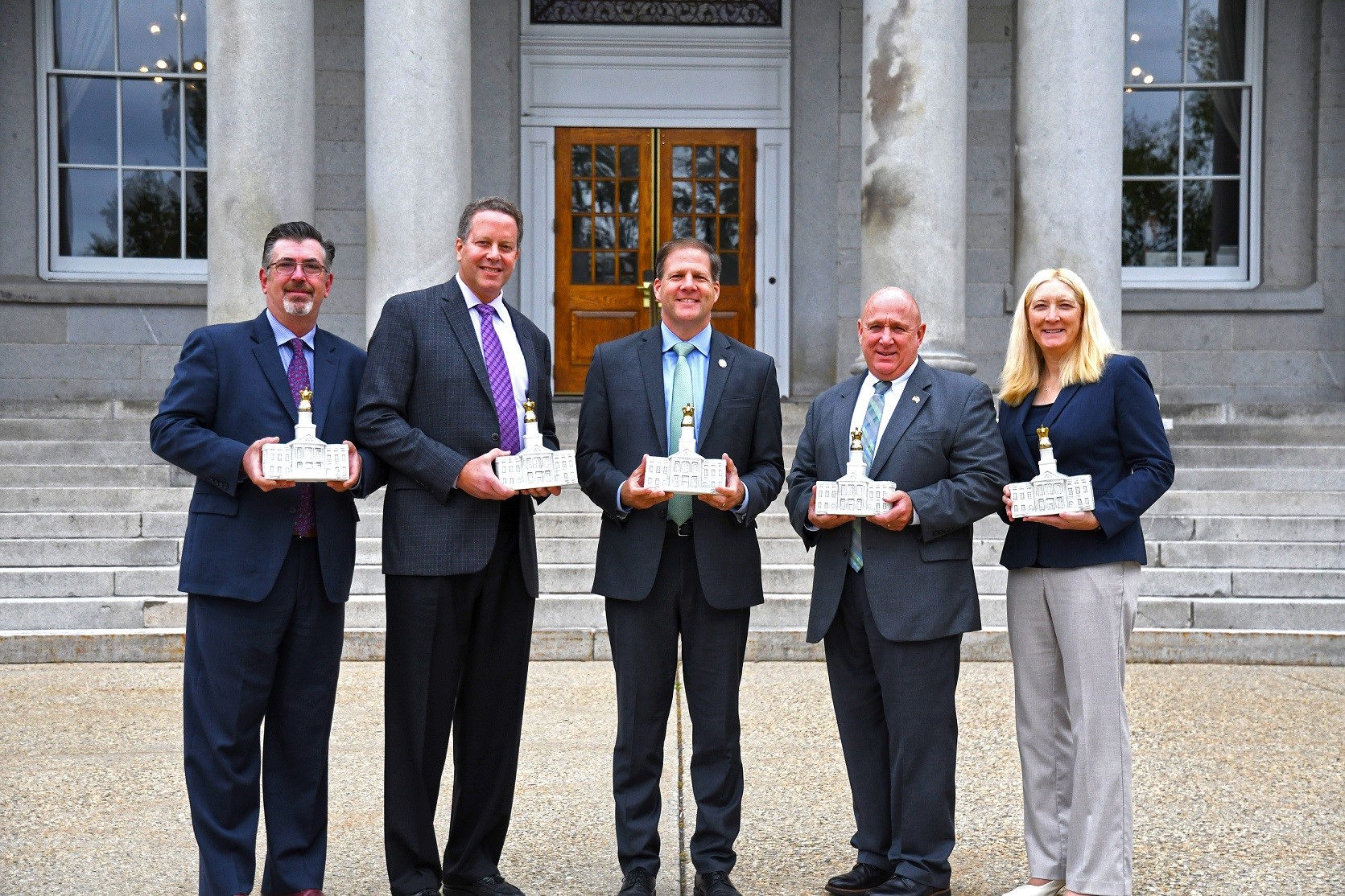 NH State House Commemorative Liquor Bottle Unveiled